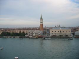 [Venice in the early morning]